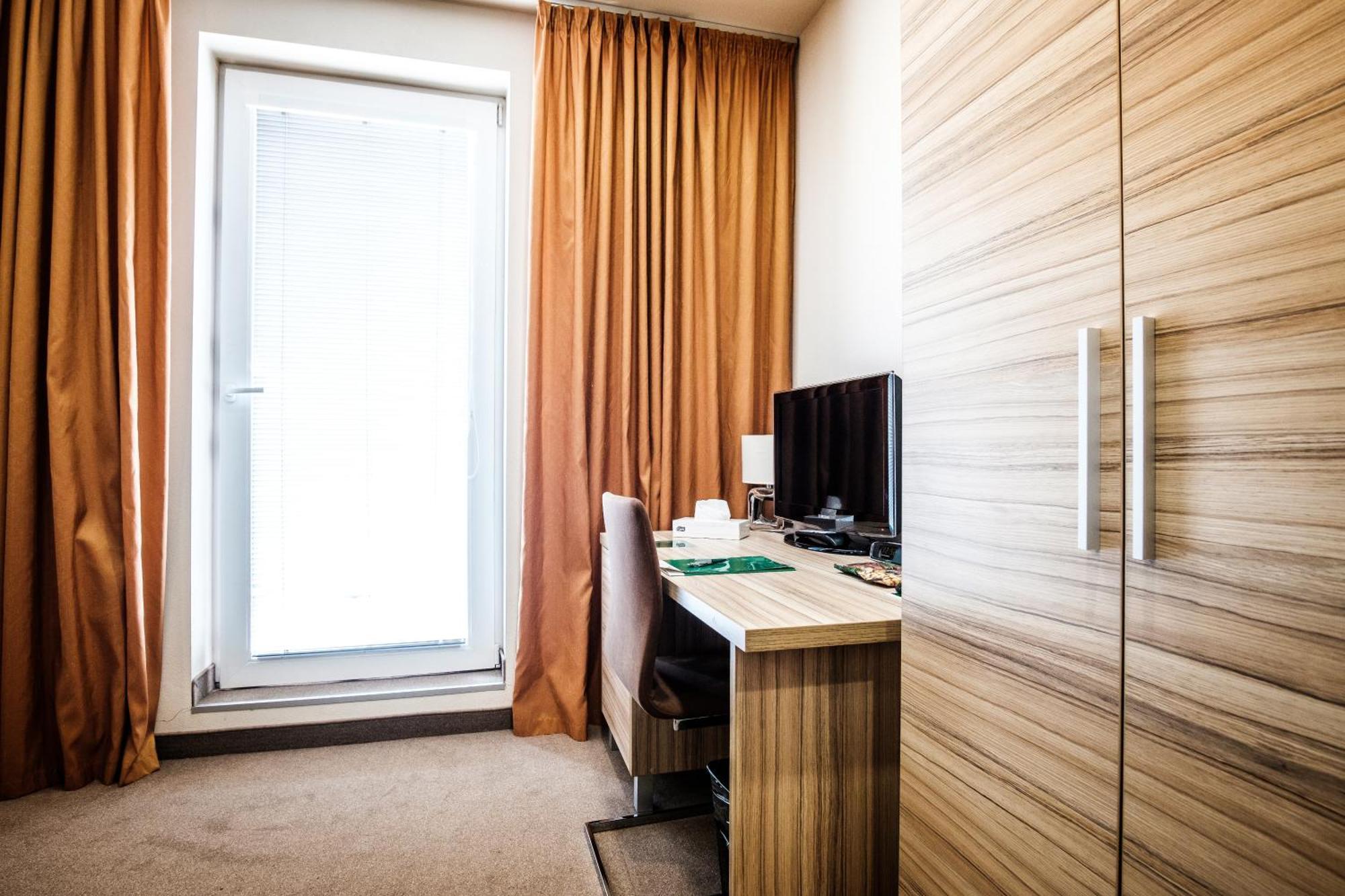 Hotel Deluxe With Free Wellness And Fitness Centrum Нитра Номер фото