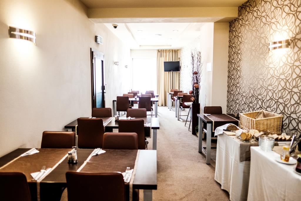 Hotel Deluxe With Free Wellness And Fitness Centrum Нитра Экстерьер фото