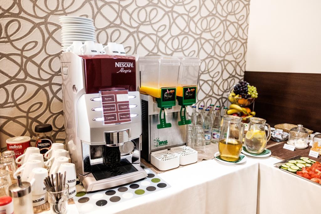 Hotel Deluxe With Free Wellness And Fitness Centrum Нитра Экстерьер фото