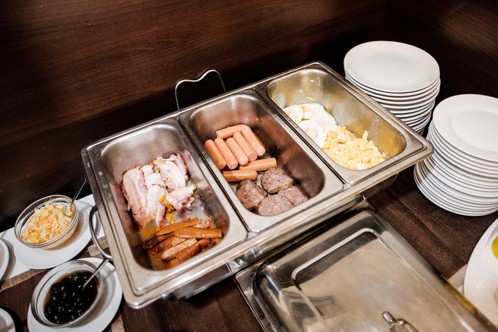 Hotel Deluxe With Free Wellness And Fitness Centrum Нитра Экстерьер фото