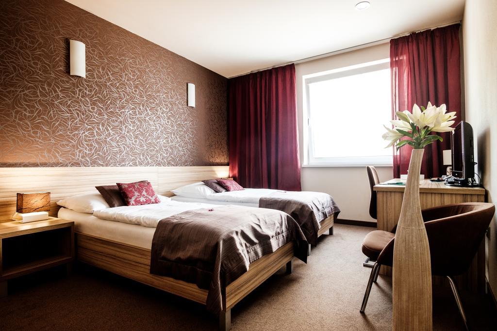 Hotel Deluxe With Free Wellness And Fitness Centrum Нитра Экстерьер фото