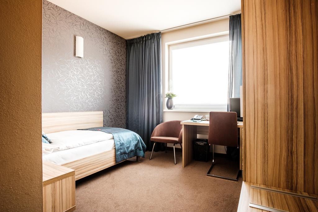 Hotel Deluxe With Free Wellness And Fitness Centrum Нитра Экстерьер фото