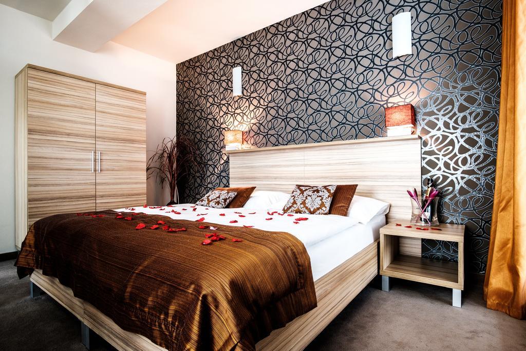 Hotel Deluxe With Free Wellness And Fitness Centrum Нитра Экстерьер фото