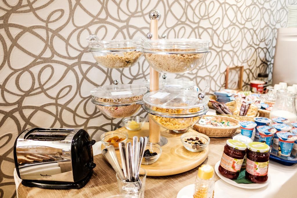 Hotel Deluxe With Free Wellness And Fitness Centrum Нитра Экстерьер фото