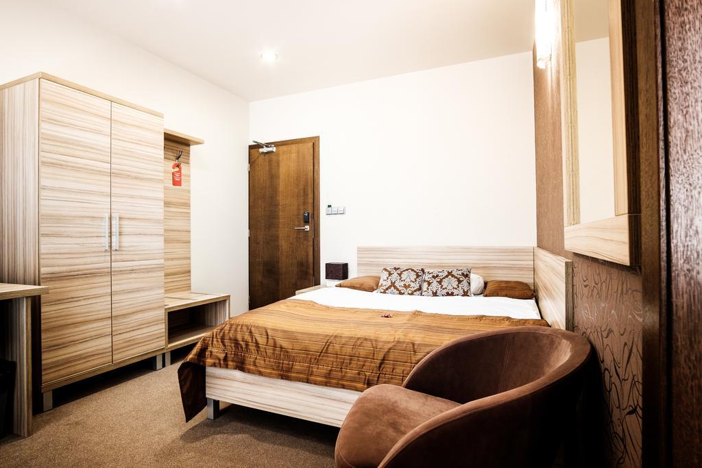 Hotel Deluxe With Free Wellness And Fitness Centrum Нитра Номер фото