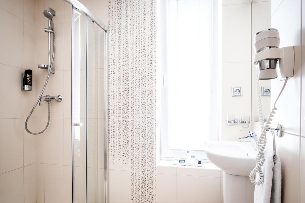 Hotel Deluxe With Free Wellness And Fitness Centrum Нитра Номер фото